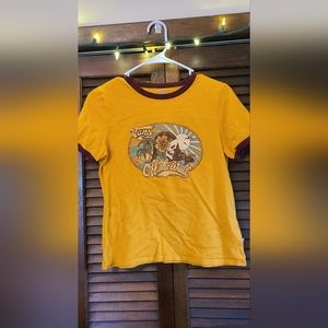 Yellow T-shirt with cute skull
